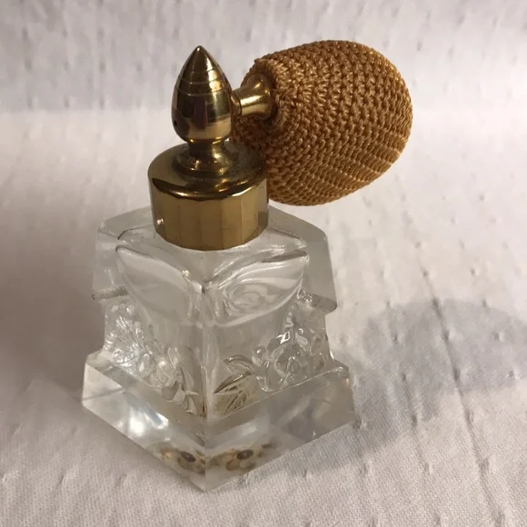 Vintage Hand Cut Glass Perfume Bottle with Atomizer - EMPTY - Picture 3 of 5